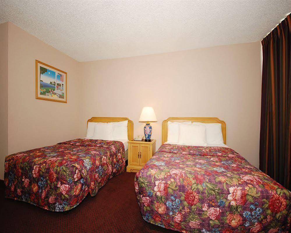 Arpt-stadium Area By Ihg Hotel 3*